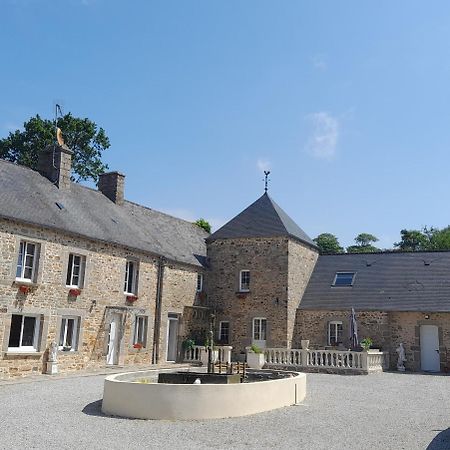 Domaine De La Tour Carree - 3 Chambres Benoitville Esterno foto