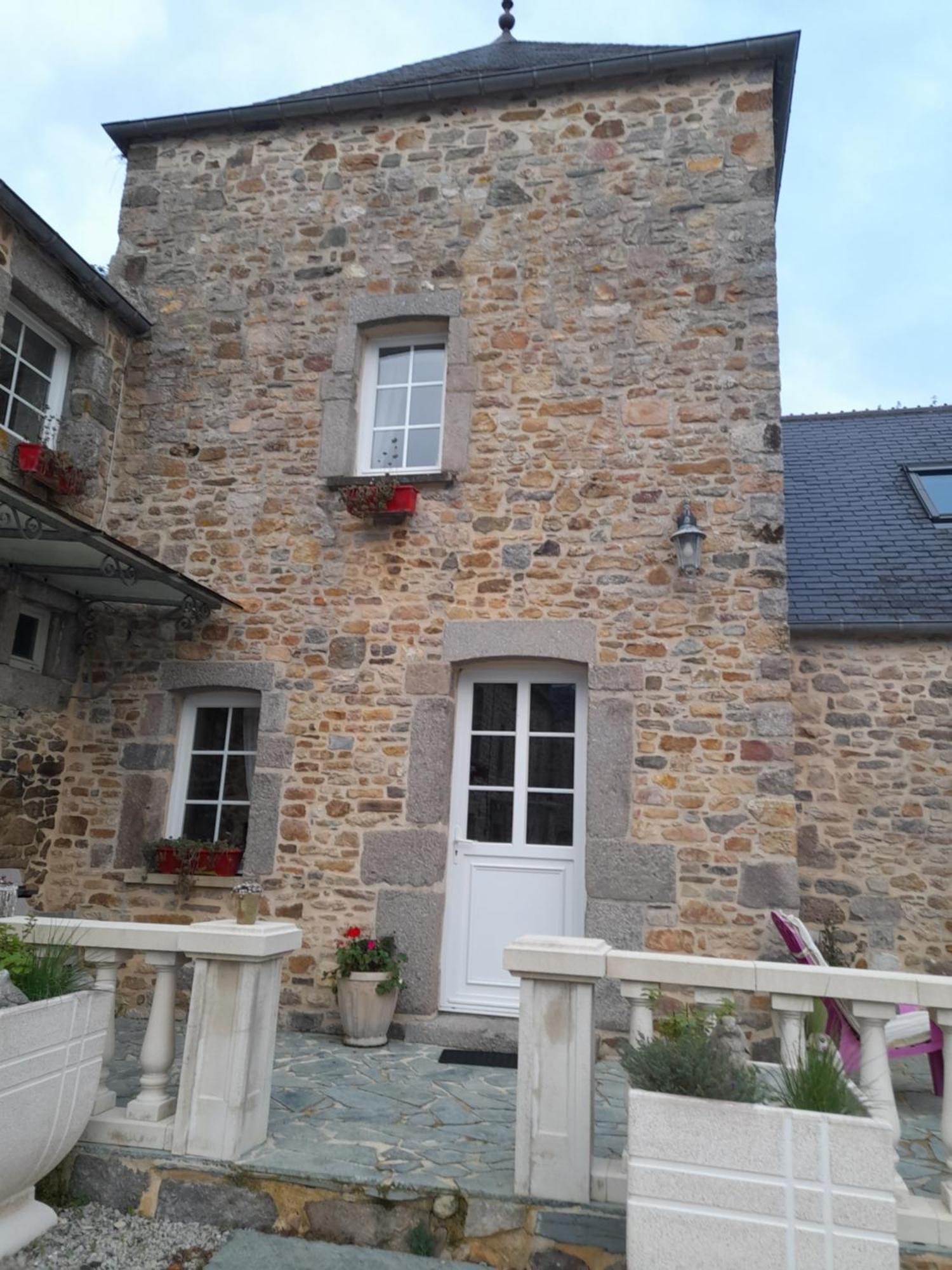 Domaine De La Tour Carree - 3 Chambres Benoitville Esterno foto